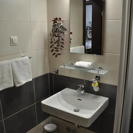 Migazzi Vendeghaz Gæstehus Vác